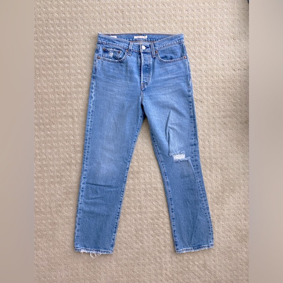 Levi’s Wedgie Straight 27x28 - Picture 2 of 6